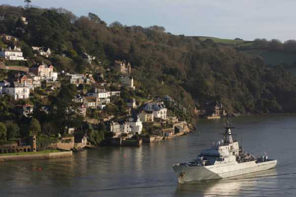 18 January 2020 - 10-34-09 
Maybe a few too many pix, but what the heck - HMS Tyne's stark lines against the beauty of Kingswear. What's not to like ?
#HMSTyne #DartmouthVisitHMSTyne